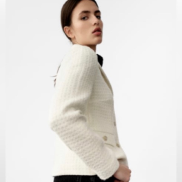 Zara textured Cropped Blazer with Gold Buttons - Picture 13 of 14